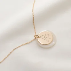 Online HappyBulle Pendentif personnalisé breloque nacre 19 mm et médaille gravée plaqué or 15 mm Plaqué or 18k
