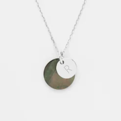 Best HappyBulle Pendentif personnalisé breloque nacre noire 15 mm et médaille gravée argent 10 mm Argent rhodié 925