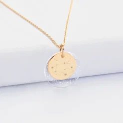 New HappyBulle Pendentif personnalisé double médailles gravées plaqué or 15 mm et acrylique 20 mm Plaqué or 18k