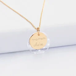 New HappyBulle Pendentif personnalisé double médailles gravées plaqué or 15 mm et acrylique 20 mm Plaqué or 18k