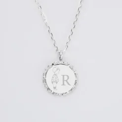 Hot HappyBulle Pendentif personnalisé initiale médaille vintage dentelée gravée argent 17 mm - x Marie Savart Argent rhodié 925