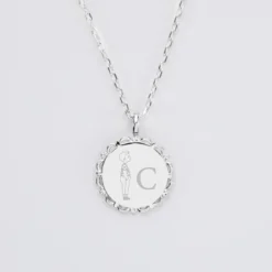 Hot HappyBulle Pendentif personnalisé initiale médaille vintage dentelée gravée argent 17 mm - x Marie Savart Argent rhodié 925