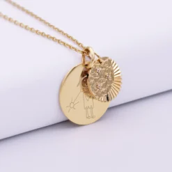 Sale HappyBulle Pendentif personnalisé médaille gravée plaqué or 19 mm et breloque Lune trio zircons 14 mm Plaqué or 18k