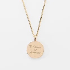 New HappyBulle Pendentif personnalisé médaille gravée plaqué or soleil 14 mm Email blanc