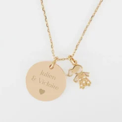 HappyBulle Pendentif personnalisé médaille gravée plaqué or 19 mm et breloque petite fille scintillante 12 mm