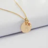Online HappyBulle Pendentif personnalisé médaille gravée plaqué or 15 mm et breloque fleur zircon plaqué or 8 mm