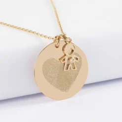 Online HappyBulle Pendentif personnalisé médaille gravée plaqué or 27 mm et breloque petit garçon zircon 12 mm Plaqué or 18k