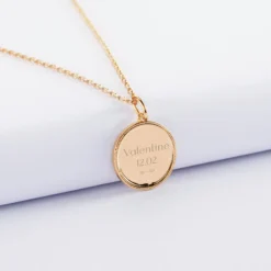 New HappyBulle Pendentif personnalisé médaille gravée plaqué or ange texturée 14 mm Plaqué or 18k