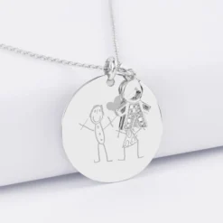 New HappyBulle Pendentif personnalisé médaille gravée argent 27 mm et breloque petit garçon scintillant 12 mm