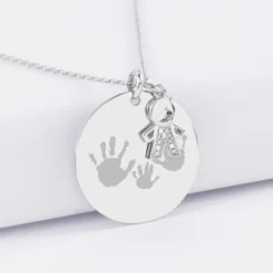 New HappyBulle Pendentif personnalisé médaille gravée argent 27 mm et breloque petit garçon scintillant 12 mm