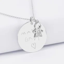 New HappyBulle Pendentif personnalisé médaille gravée argent 27 mm et breloque petit garçon scintillant 12 mm