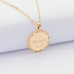 Outlet HappyBulle Pendentif personnalisé médaille vintage dentelée gravée plaqué or 17 mm - Nos petits imparfaits