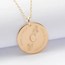 New HappyBulle Pendentif personnalisé médaille gravée plaqué or 27 mm - édition spéciale "Initiale Florale" - Nos petits imparfaits Plaqué or 18k
