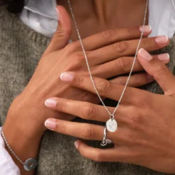 Discount HappyBulle Pendentif personnalisé médaille gravée argent 15 mm - Edition spéciale mariage Coeur Infini Argent rhodié 925