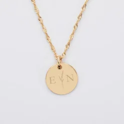 Sale HappyBulle Pendentif personnalisé médaille gravée plaqué or 15 mm - Edition spéciale mariage Initiales Florales Plaqué or 18k