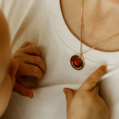 Hot HappyBulle Pendentif personnalisé médaille gravée plaqué or coeur émail rouge 19 mm - x Atelier Wagram