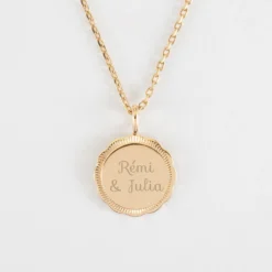 New HappyBulle Pendentif personnalisé médaille contour fleur gravée plaqué or 18 mm