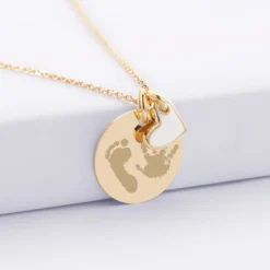Online HappyBulle Pendentif personnalisé médaille gravée plaqué or 19 mm et breloque coeur email 10 mm Plaqué or 18k