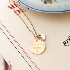 Online HappyBulle Pendentif personnalisé médaille gravée plaqué or 19 mm et breloque coeur email 10 mm Plaqué or 18k