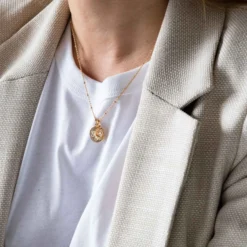 Discount HappyBulle Pendentif personnalisé médaille gravée plaqué or 15 mm et breloque soleil 10 mm