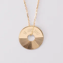 Online HappyBulle Pendentif personnalisé médaille gravée plaqué or cible soleil 20mm Plaqué or 18k
