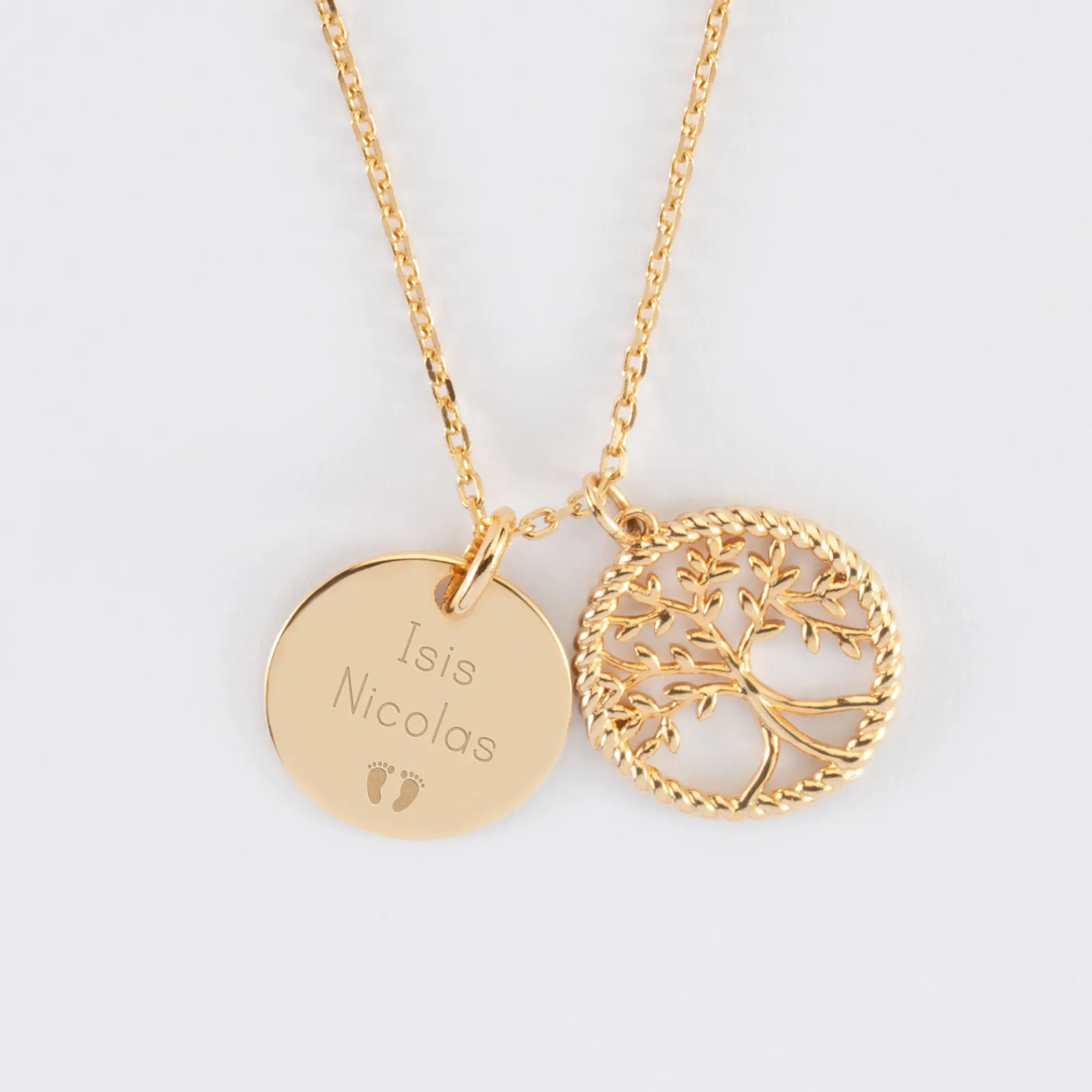 Sale HappyBulle Pendentif personnalisé médaille gravée plaqué or 15 mm et breloque arbre de vie contour torsadé 16 mm Plaqué or 18k