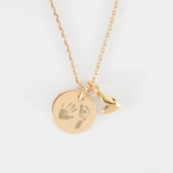 Online HappyBulle Pendentif personnalisé médaille gravée plaqué or 15 mm et breloque petit coeur bombé 7 mm - x Atelier Wagram
