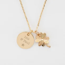 Online HappyBulle Pendentif personnalisé médaille gravée plaqué or 15 mm et breloque scintillant 15 mm Trèfle