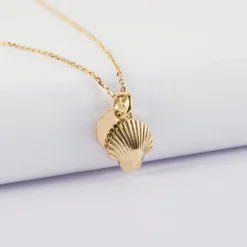New HappyBulle Pendentif personnalisé médaille gravée plaqué or 10 mm et breloque coquillage coque 13 mm
