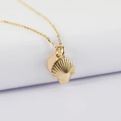 New HappyBulle Pendentif personnalisé médaille gravée plaqué or 10 mm et breloque coquillage coque 13 mm