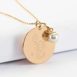 Best HappyBulle Pendentif personnalisé médaille gravée plaqué or 27 mm et breloque perle nacre 10 mm Plaqué or 18k
