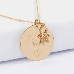 Clearance HappyBulle Pendentif personnalisé médaille gravée plaqué or 27 mm et breloque petit garçon scintillant 12 mm