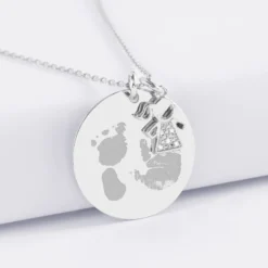 Outlet HappyBulle Pendentif personnalisé médaille gravée argent 27 mm et breloque petite fille scintillante 12 mm Argent rhodié 925