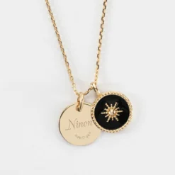New HappyBulle Pendentif personnalisé médaille gravée plaqué or 15 mm et breloque soleil 14 mm Email noir
