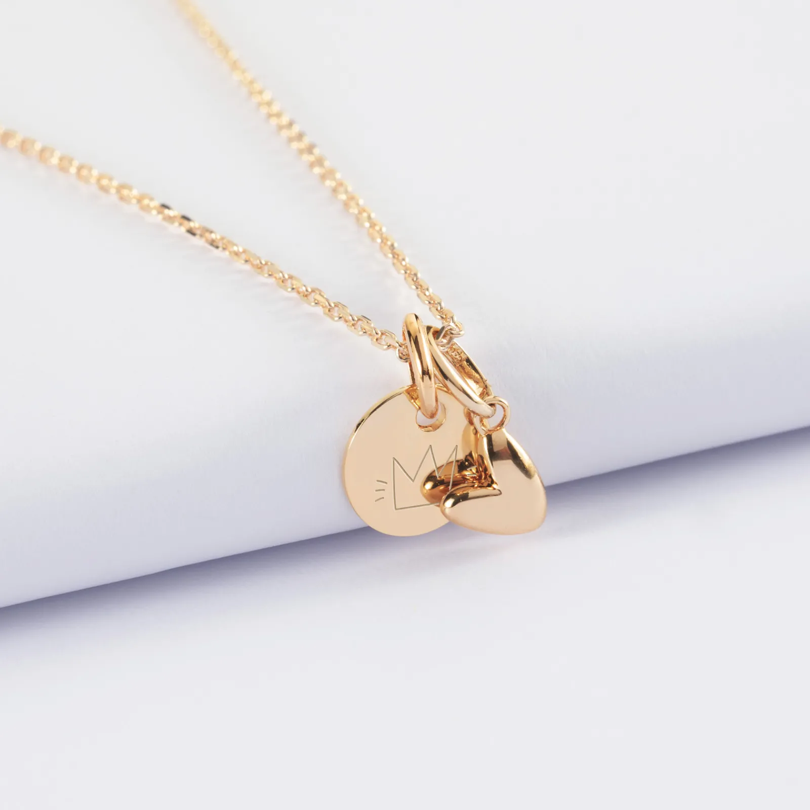 Clearance HappyBulle Pendentif personnalisé médaille gravée plaqué or 10 mm et breloque petit coeur bombé 7 mm - x Atelier Wagram Plaqué or 18k