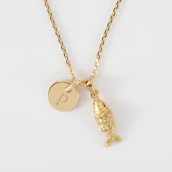 HappyBulle Pendentif personnalisé médaille gravée plaqué or 10 mm et breloque poisson articulé 15 mm Plaqué or 18k