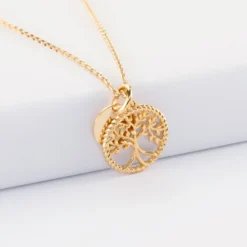 New HappyBulle Pendentif personnalisé médaille gravée plaqué or 10 mm et breloque arbre de vie contour torsadé 16 mm Plaqué or 18k