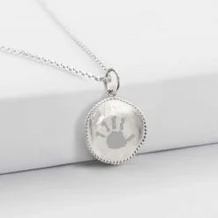 New HappyBulle Pendentif personnalisé médaille gravée argent lettre initiale texturée 14 mm Argent rhodié 925