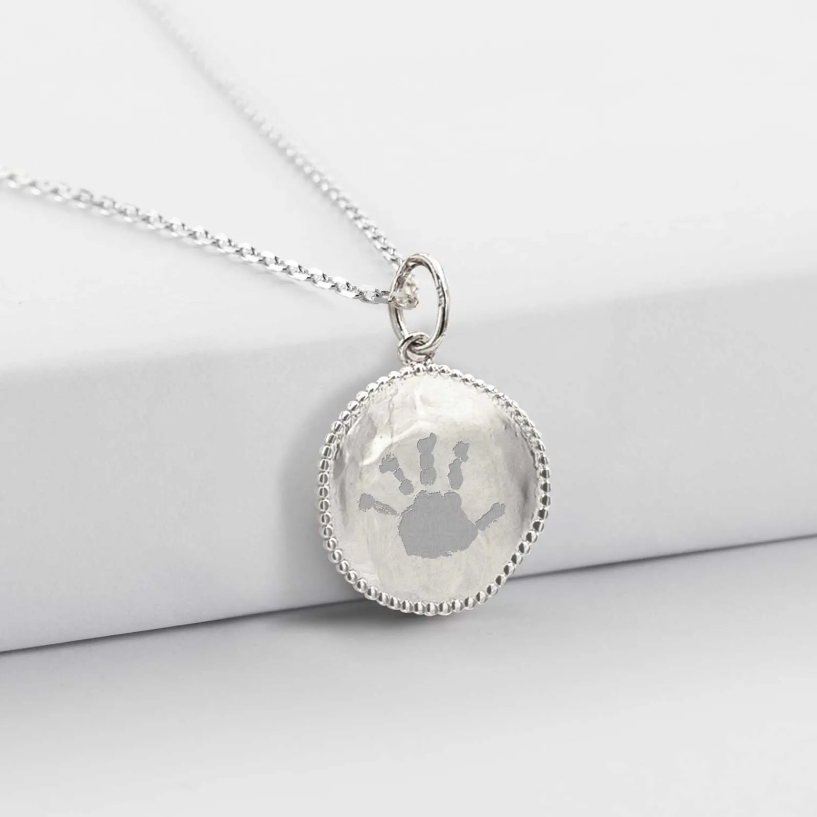 New HappyBulle Pendentif personnalisé médaille gravée argent lettre initiale texturée 14 mm Argent rhodié 925
