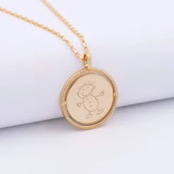 Sale HappyBulle Pendentif personnalisé médaille réversible contour tressé Eternelle gravée plaqué or 18 mm Plaqué or 18k