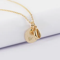 New HappyBulle Pendentif personnalisé médaille gravée plaqué or 15 mm et breloque coquillage cauri 10 mm Plaqué or 18k
