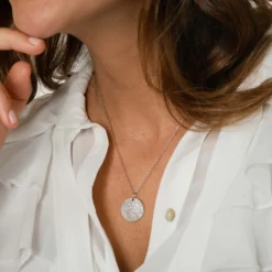 Sale HappyBulle Pendentif personnalisé médaille martelée gravée argent 19 mm Argent rhodié 925