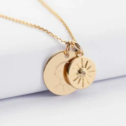 Sale HappyBulle Pendentif personnalisé médaille gravée plaqué or 19 mm et breloque soleil scintillant 14 mm Plaqué or 18k