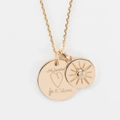Sale HappyBulle Pendentif personnalisé médaille gravée plaqué or 19 mm et breloque soleil scintillant 14 mm Plaqué or 18k