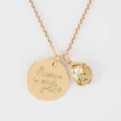 Outlet HappyBulle Pendentif personnalisé médaille gravée plaqué or 19 mm et breloque coquillage perle blanche