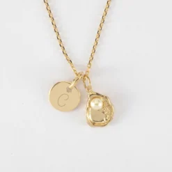 Best HappyBulle Pendentif personnalisé médaille gravée plaqué or 10 mm et breloque coquillage perle blanche