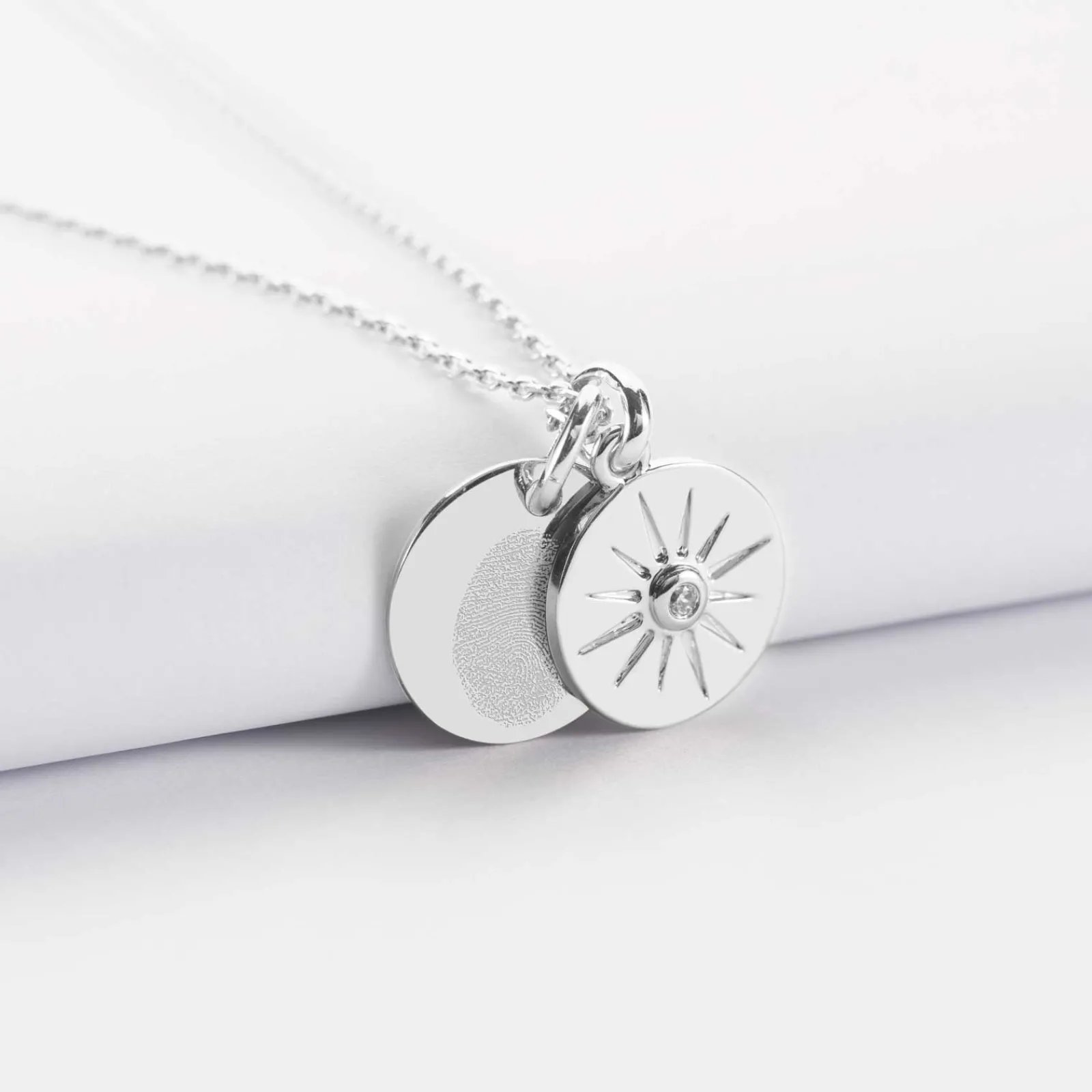 New HappyBulle Pendentif personnalisé médaille gravée argent 15 mm et breloque soleil scintillant 14 mm Argent rhodié 925