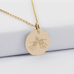 Discount HappyBulle Pendentif personnalisé médaille martelée gravée plaqué or 19 mm Plaqué or 18k