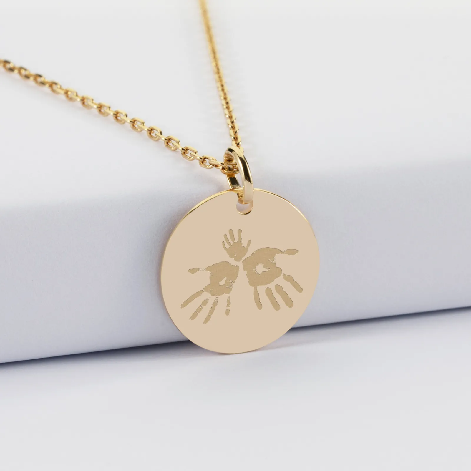 Discount HappyBulle Pendentif personnalisé médaille martelée gravée plaqué or 19 mm Plaqué or 18k