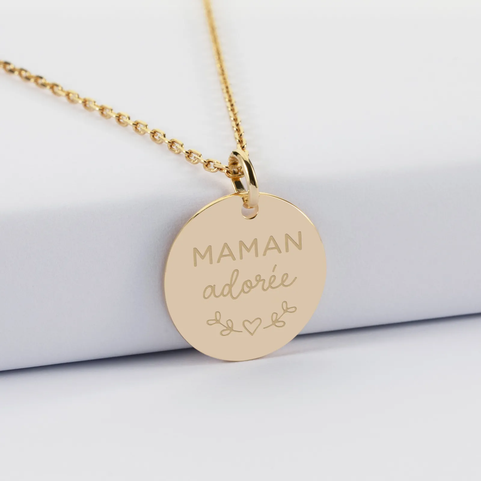 Discount HappyBulle Pendentif personnalisé médaille martelée gravée plaqué or 19 mm Plaqué or 18k